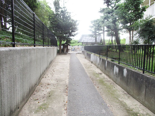 尼崎市田能墓地の墓地内写真
