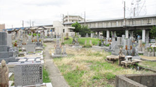 尼崎市食満墓地の墓地内写真